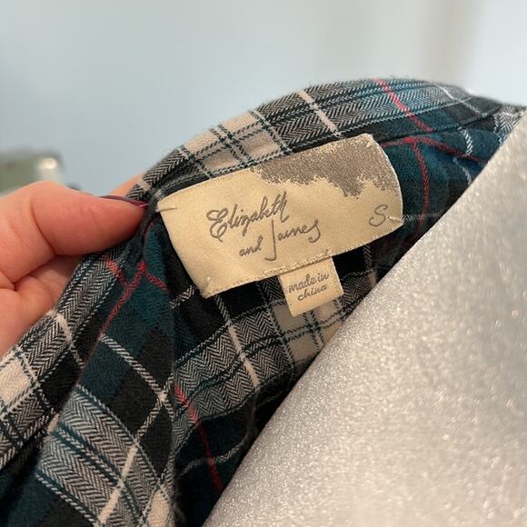 Elizabeth and James Women's Plaid Button-Front Collared Shirt - Size Small - Picture 5 of 5